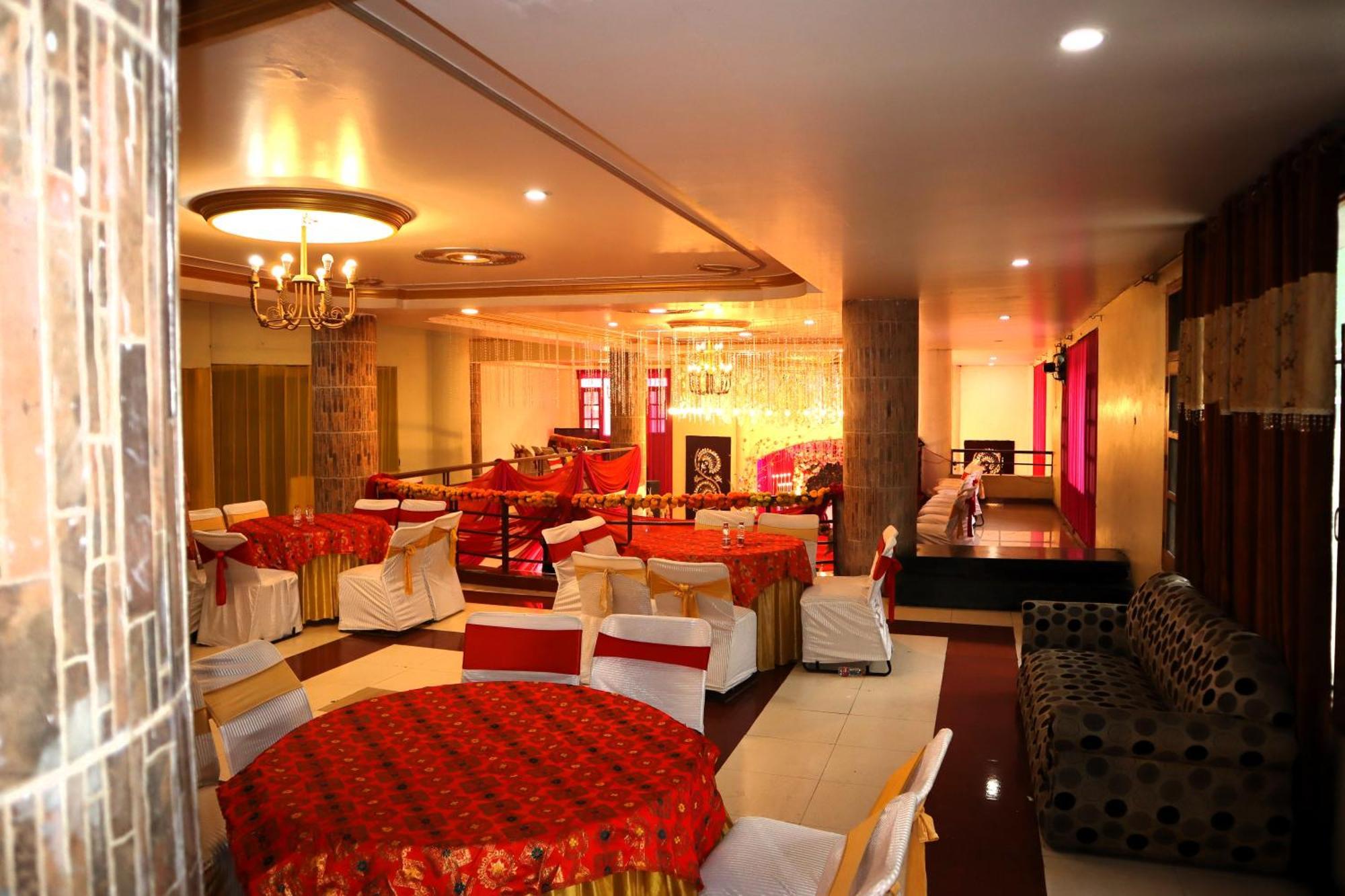 Hotel River Bank 만디 외부 사진